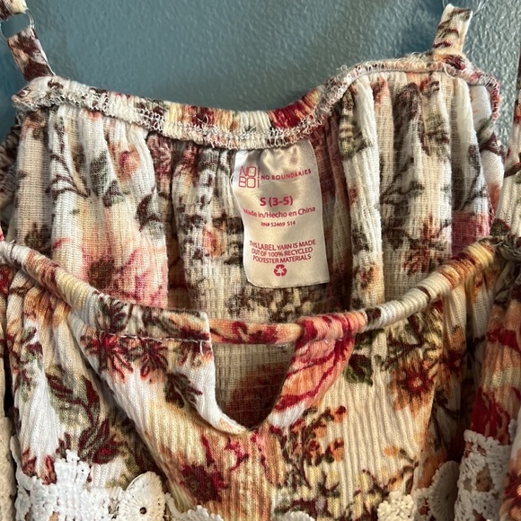 Off-the-Shoulder ruffled blouse, Size Small - Picture 2 of 6